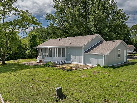 2nd image of 2710 Roma Ln