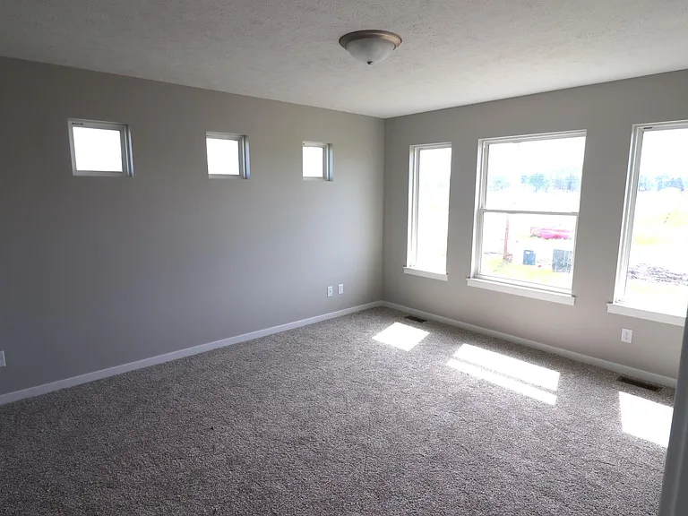 249-251 Capstone Dr — Photo 4
