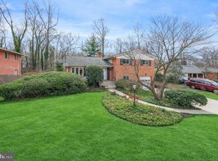 9804 N Inglemere Dr, Bethesda, MD 20817