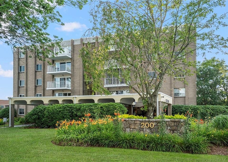 1st image of 200 Hoffman Ave APT 402