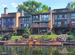 2008 Lakewinds Dr, Reston, VA 20191