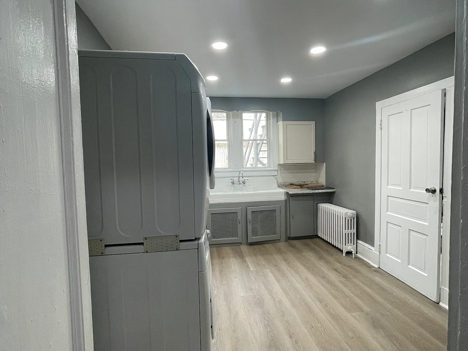 2 bed, $1,300 — Photo 3