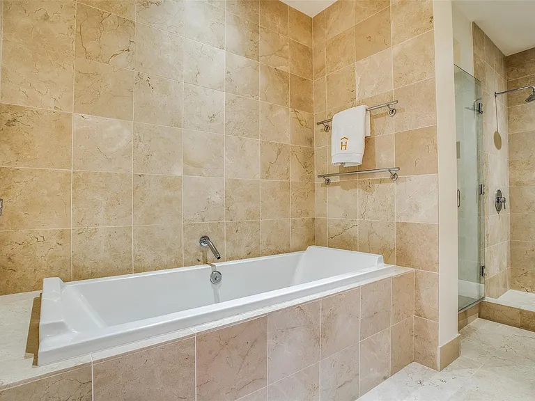 2200 Victory Ave #1603 — Photo 19