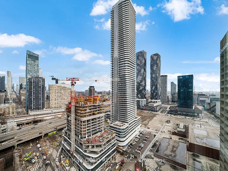 10 Yonge St #2710 — Photo 15