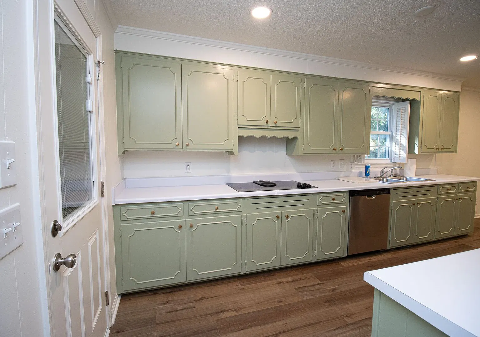 Renovated 5BR Home Minutes from Downtown Columbia | Two Full Kitchens + Fenced Yard ~ Available A... — Photo 4