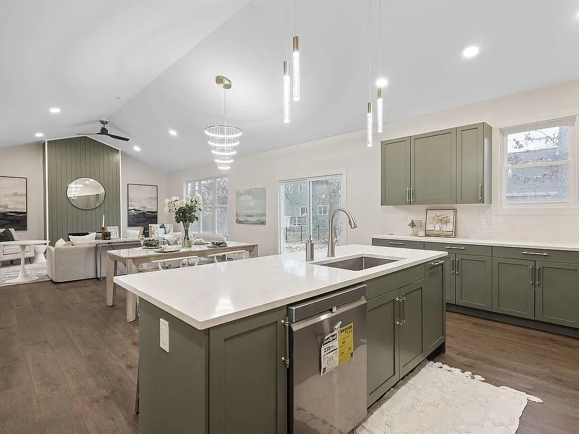 3 bed, 1858 sqft, $3,000 — Photo 3