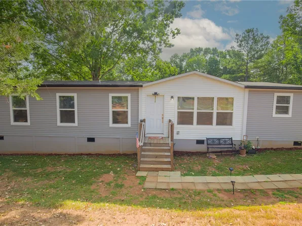 103 Chokecherry Ct, Liberty, SC 29657