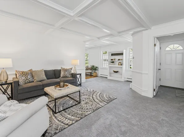 6 Edmond St, Haverhill, MA 01835
