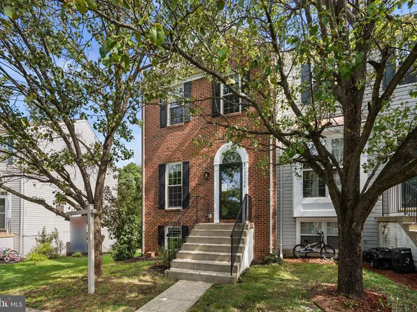 45598 Grand Central Sq, Sterling, VA 20166
