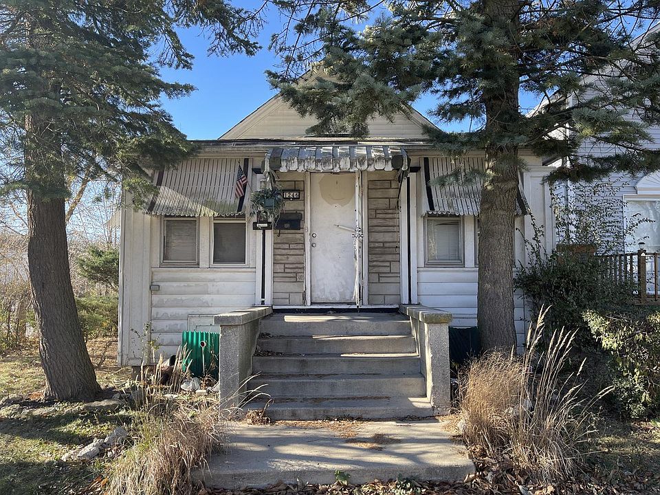 1st image of 1246 Vincennes Ave