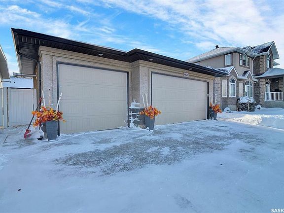 2nd image of 4828 McCombie Cres