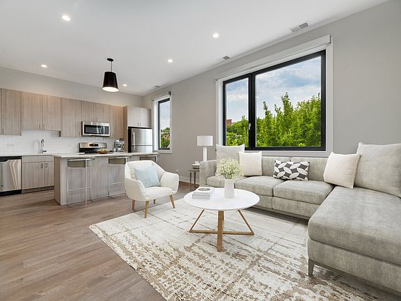 2nd image of 1964 N Milwaukee Ave #2/2