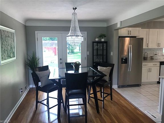 4th image of 1150 Cherry Ln