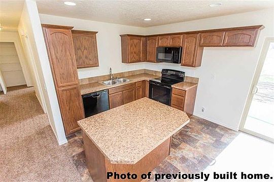 3rd image of 2318 Famville Ct