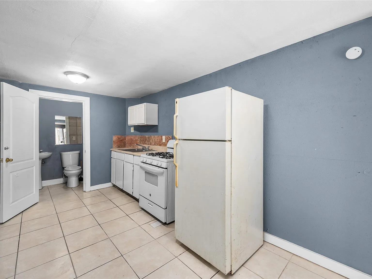 1 bed, 1.0 bath, 1014 sqft, $995 — Photo 4