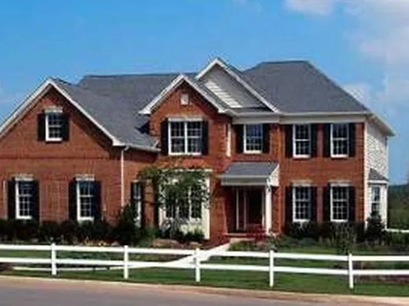 122 Tournament Dr E, Hawthorn Woods, IL 60047
