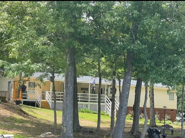 176 Creekside Dr, Prosperity, SC 29127