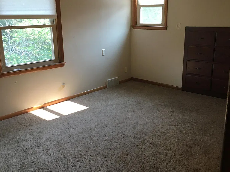 560 Kelly St — Photo 6