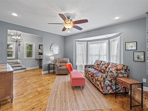 5th image of 2847 E 7th St