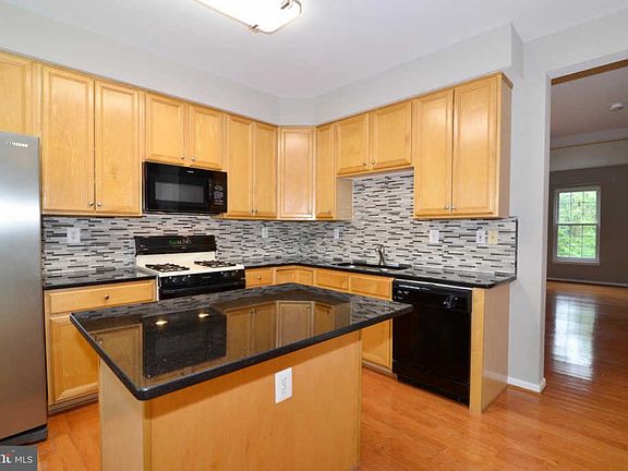 2nd image of 2516 Isham Randolph Dr