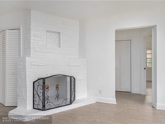 5th image of 2260 SW 33rd Ter