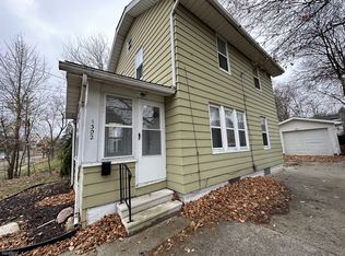 1302 Woodbridge St, Jackson, MI 49203