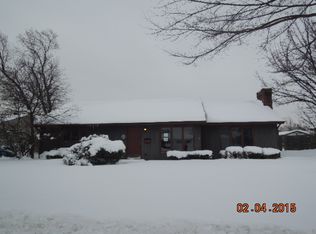 305 W Winthrop Ave, Addison, IL 60101