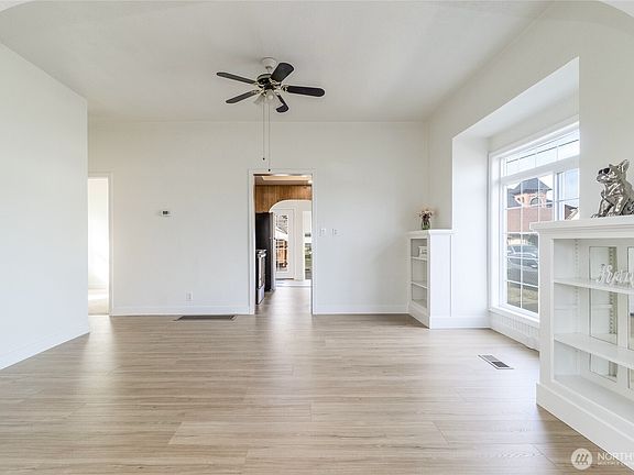 5th image of 347 N 9th Avenue