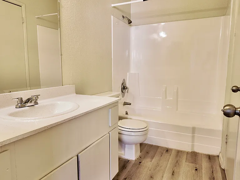3363 W Harmont Dr #3 — Photo 7