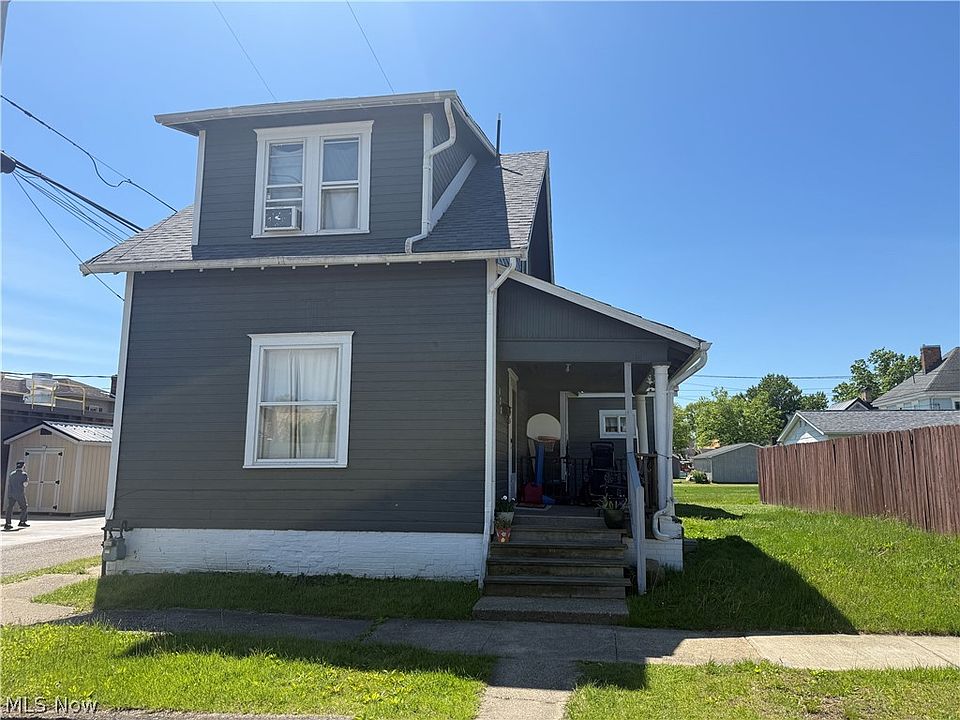 1st image of 128 W 8th St