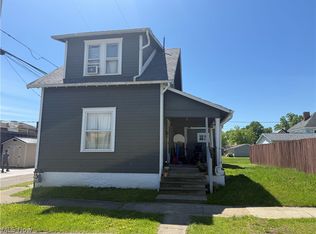 128 W 8th St, Uhrichsville, OH 44683