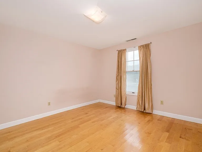 49 Washington St #2 — Photo 8