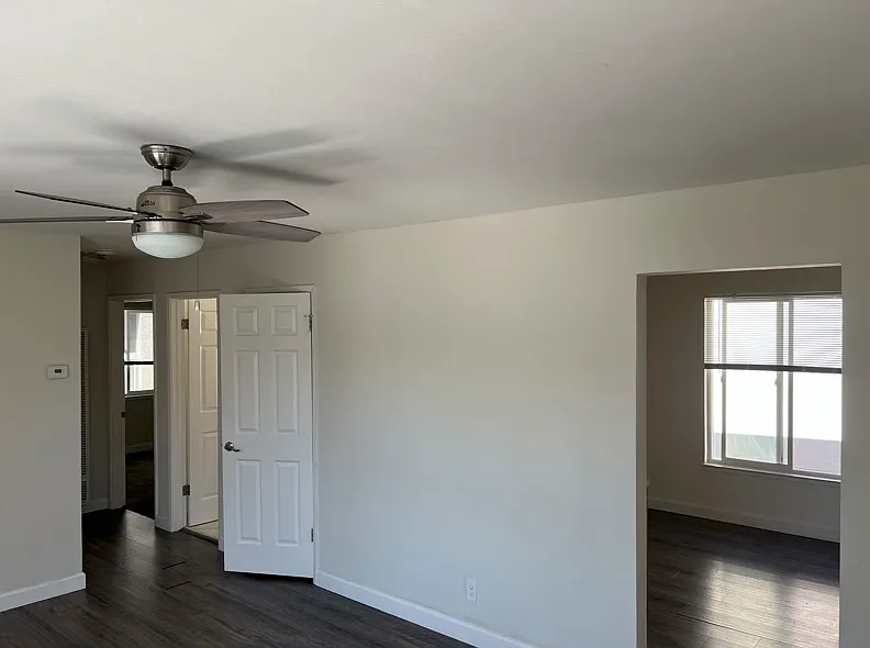 2 bed, 800 sqft, $3,200 — Photo 4