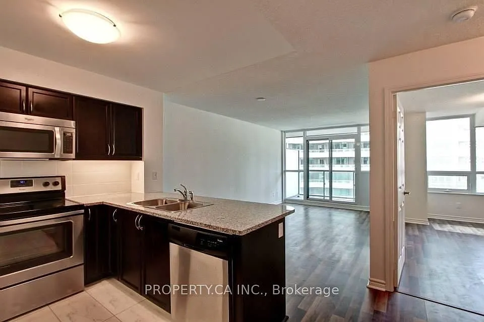 Building Photo - 25 Lower Simcoe St #803