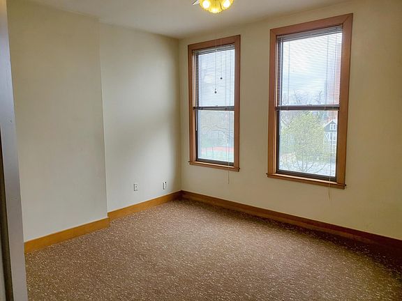 5th image of 2126 Saint James Ave #2