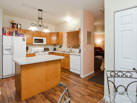 Kitchen / Breakfast Room