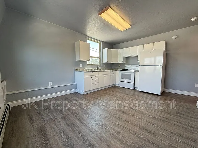 809 15th St #301 — Photo 7