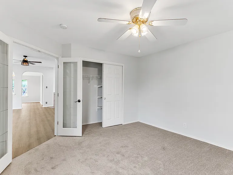 Office/Secondary Bedroom