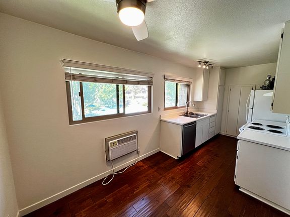 4th image of 960 E Bonita Ave Unit 142