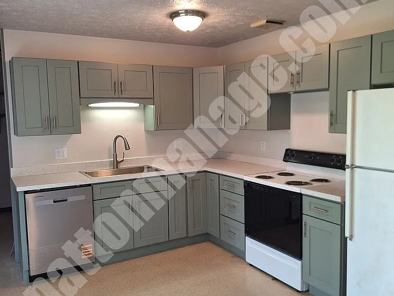 181 Hauser Ct N — Photo 9