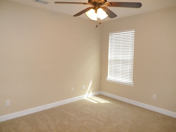 4th image of 704 Waterlily Ct