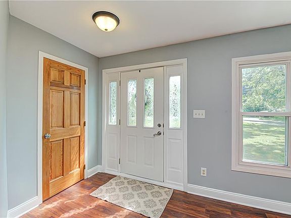 3rd image of 8650 Rosewood Ln