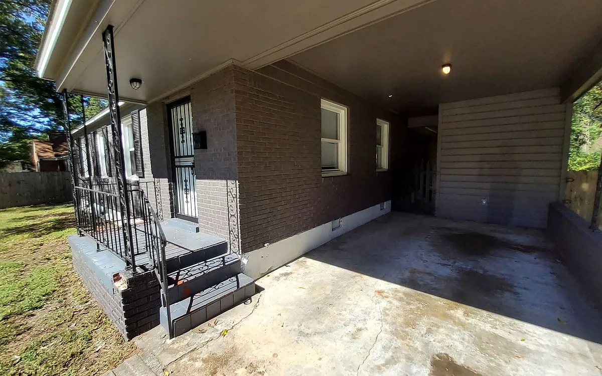 Building Photo - 3994 Oak Cliff Rd