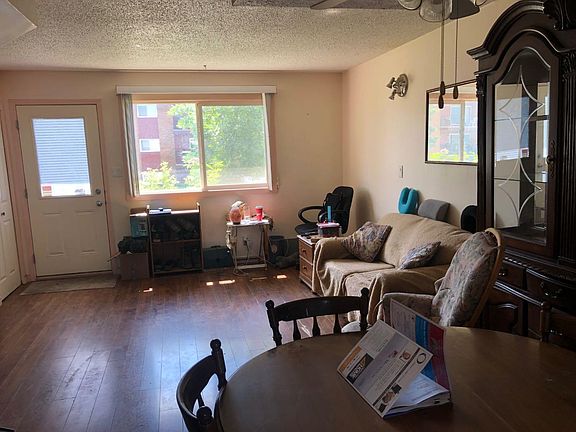 4th image of 116 8th Ave SW #15