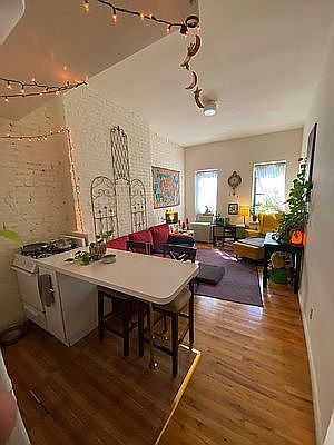 1st image of 30 W 83rd St APT 10