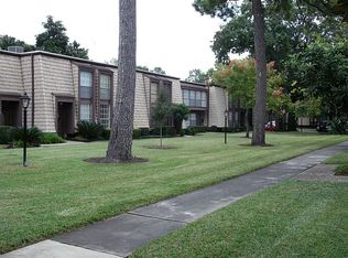 10124 Beekman Place Dr, Houston, TX 77043
