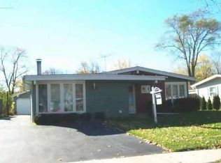 2107 Grouse Ln, Rolling Meadows, IL 60008