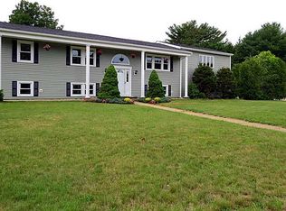 2 Magnolia Ln, Coventry, RI 02816