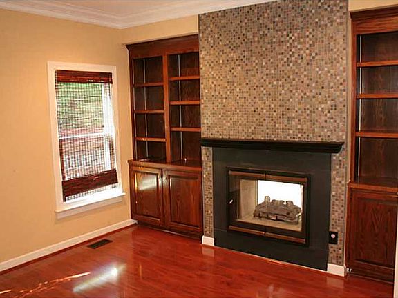 2nd image of 109 N Joshuas Way