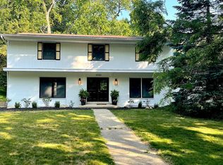 3055 Foxcroft St, Ann Arbor, MI 48104